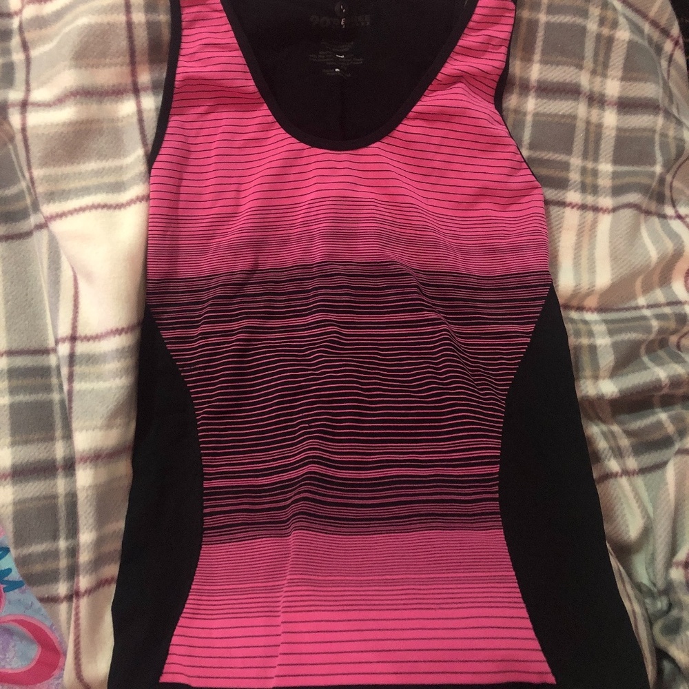 pink and black tank top